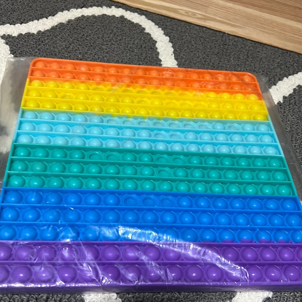 Brand new pop it fidget. Very big and un opned